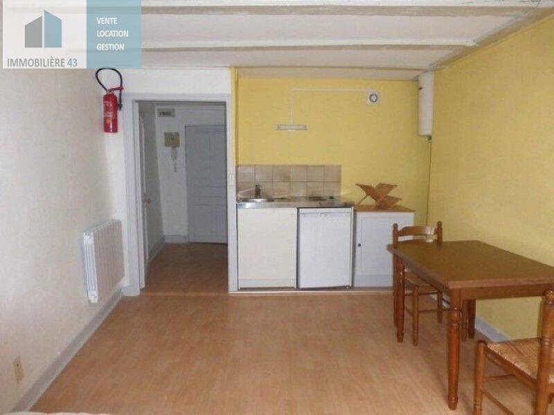 Appartement 1 pièce 23 m² · à Le Puy-en-Velay · 23 m² · 325 €