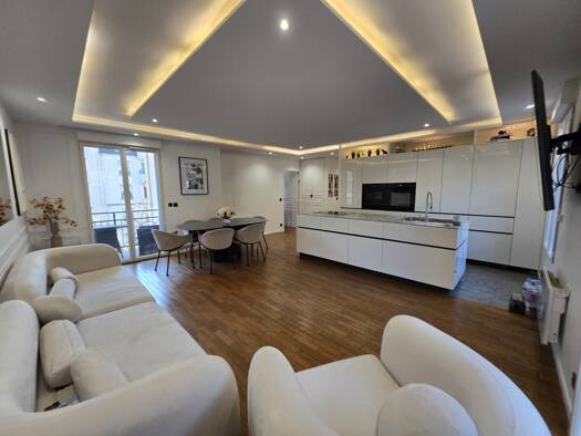 Appartement à vendre - Première occupation 749 000 € 4 pièces 3 chambres 83 m² Étage 2/5 Saint-Maurice 94410