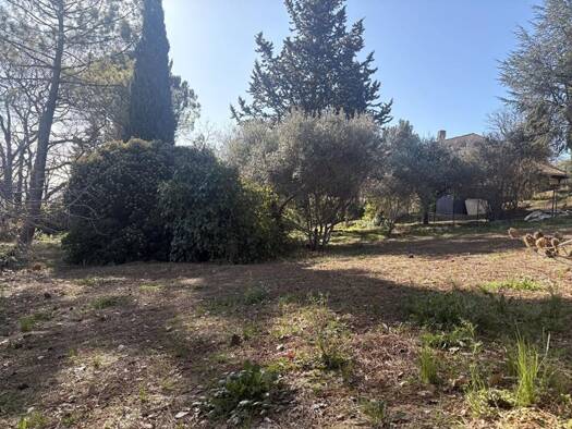 Terrain constructible viabilisé à vendre 180 000 € 1 013 m² de terrain Pierrevert 04860