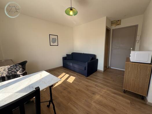 Studio à louer 395 € 1 pièce 16,9 m² Étage 2/3 disponible dès maintenant Aubière 63170