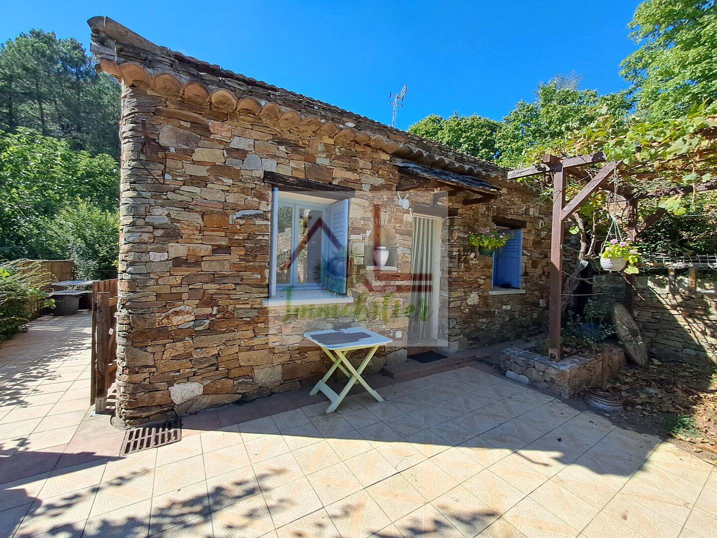Maison 6 pièces 118 m² · à Sénéchas · 118 m² · 227 000 €