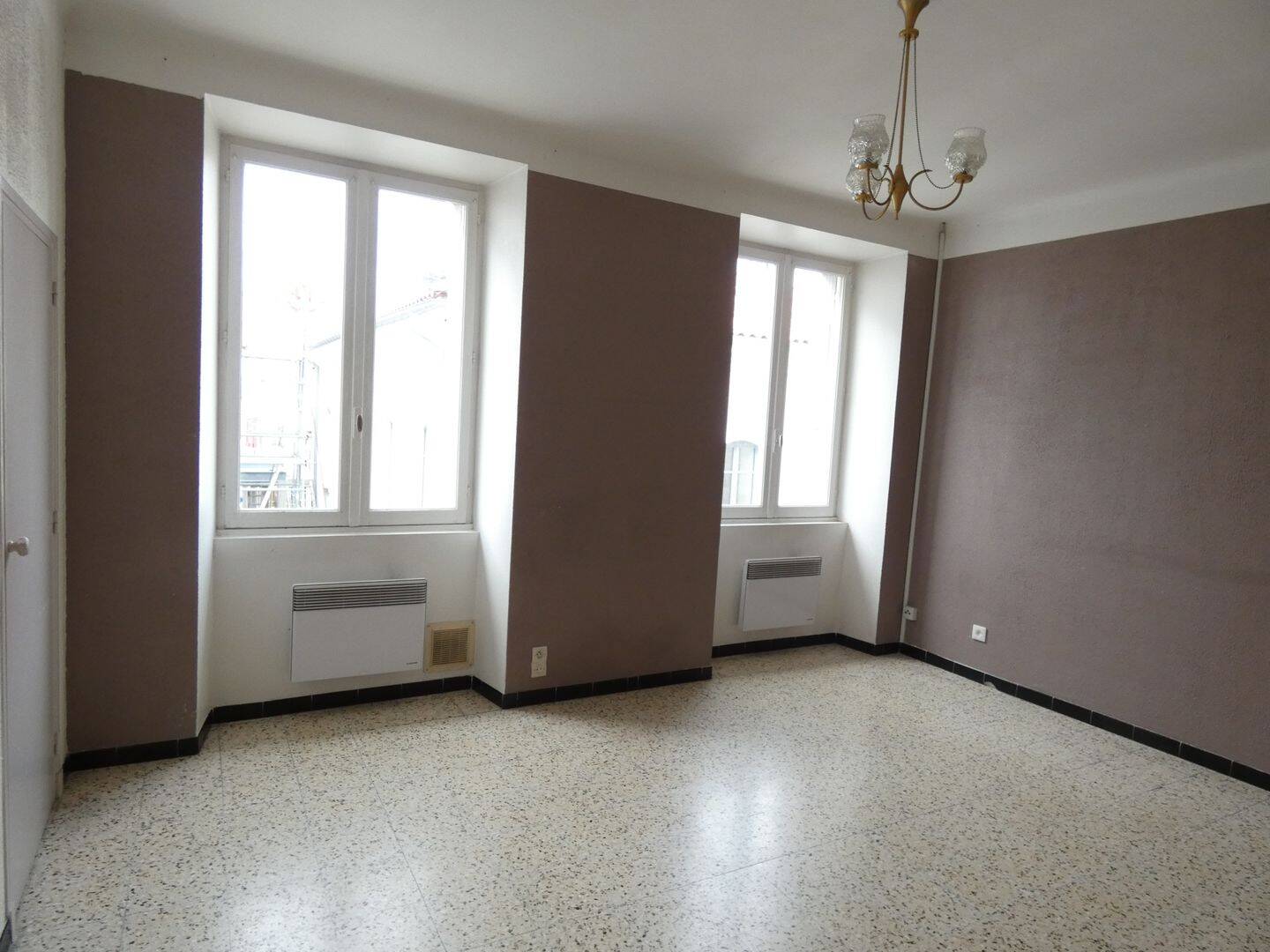 Appartement 1 pièce 28 m² · à Alès · 28,3 m² · 326 €