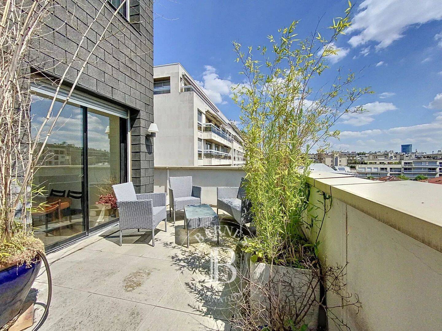 Appartement 4 pièces 77 m² · à Paris 16ème Arrondissement · 76,9 m² · 3 500 €/mois