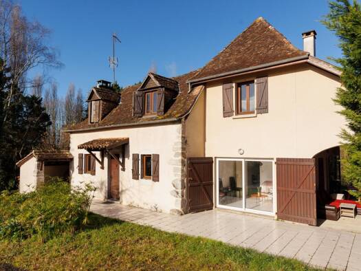 Maison à vendre 261 000 € 7 pièces 4 chambres 129 m² 10 m² de terrain Virginie-Castetarbe-Batiplex-Moutete Orthez 64300