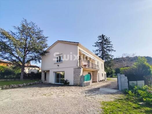 Maison à vendre 369 000 € 9 pièces 7 chambres 185 m² 1 400 m² de terrain Châteauneuf-du-Rhône 26780