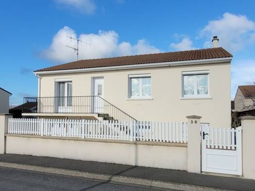 Pavillon à vendre 173 000 € 8 pièces 5 chambres 189 m² 567 m² de terrain Crevant-Descartes Thouars 79100