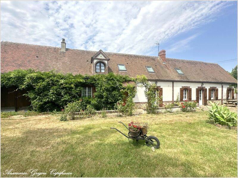 Maison 8 pièces 155 m² · à Saint-Denis-des-Puits · 155 m² · 349 000 €