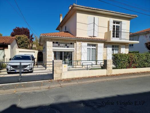 Villa à vendre 278 000 € 6 pièces 4 chambres 128 m² 336 m² de terrain Pécharmant Bergerac 24100