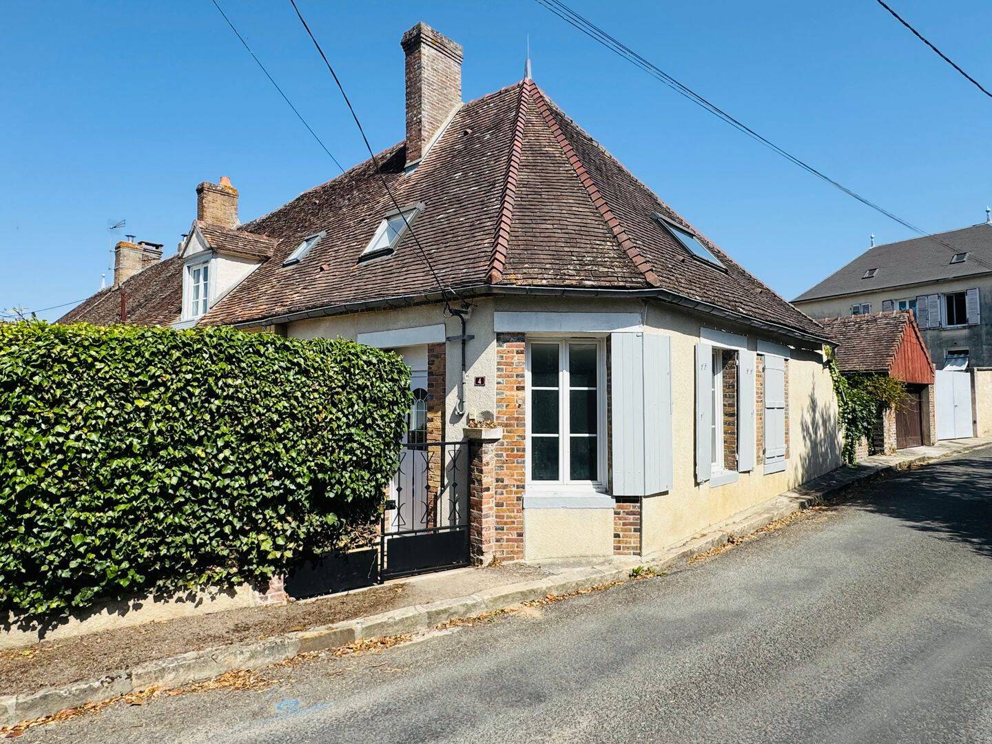 Maison 4 pièces 120 m² · à Bazoches-sur-le-Betz · 120 m² · 149 000 €