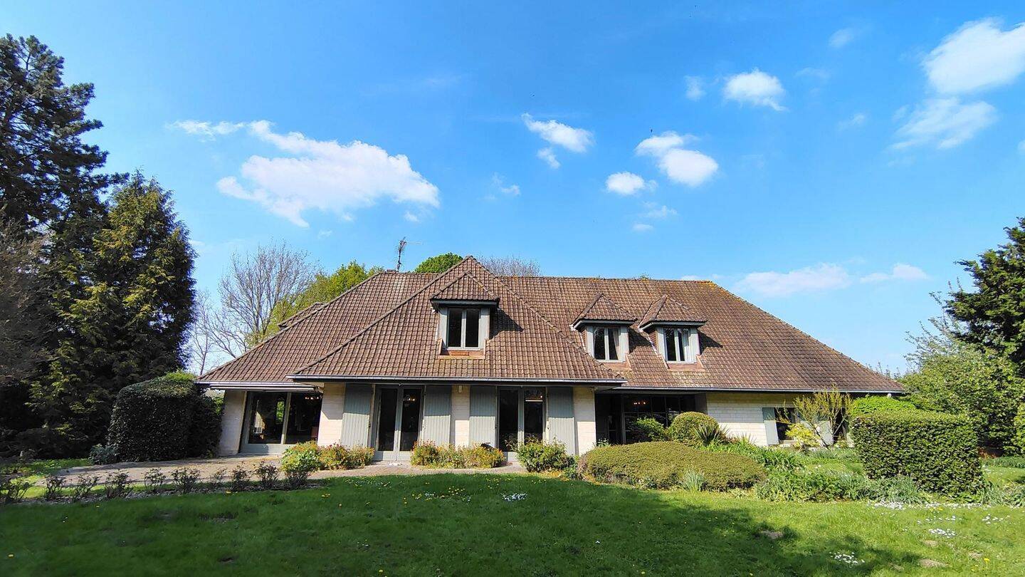 Maison 10 pièces 300 m² · à Saint-Floris · 300 m² · 473 500 €