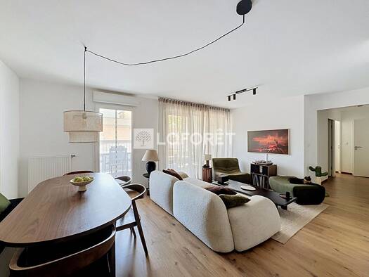 Triplex à vendre 275 000 € 3 pièces 2 chambres 68 m² Étage 1/3 Sud L'Arbresle 69210