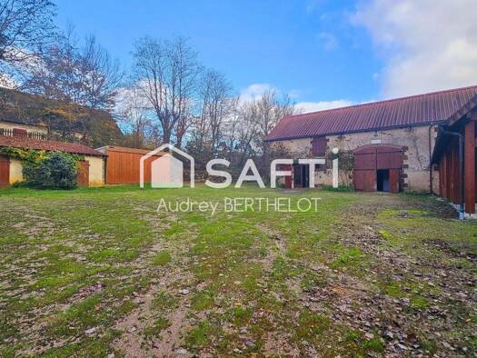 Maison à vendre 494 000 € 15 pièces 11 chambres 380 m² 110 000 m² de terrain Jars 18260