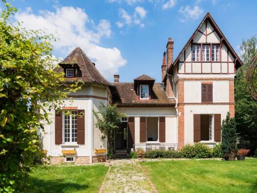 Maison à vendre 1 100 000 € 19 pièces 8 chambres 443 m² 2 600 m² de terrain Sud Bois-le-Roi 77590