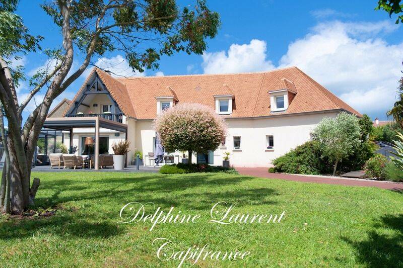 Maison 8 pièces 262 m² · à Petiville · 262 m² · 699 000 €