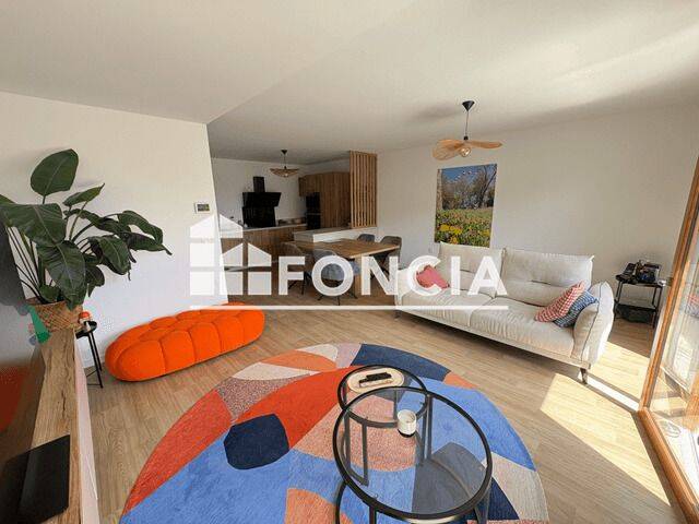 Appartement 3 pièces 84 m² · à Saint-Jacques-de-la-Lande · 84,2 m² · 1 190 €