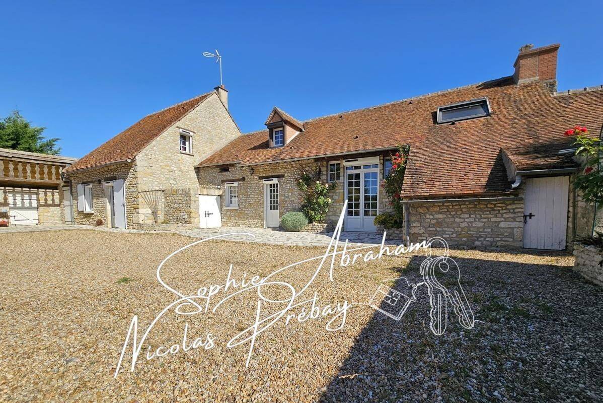 Maison 11 pièces 310 m² · à Bouilly-en-Gâtinais · 310 m² · 299 000 €