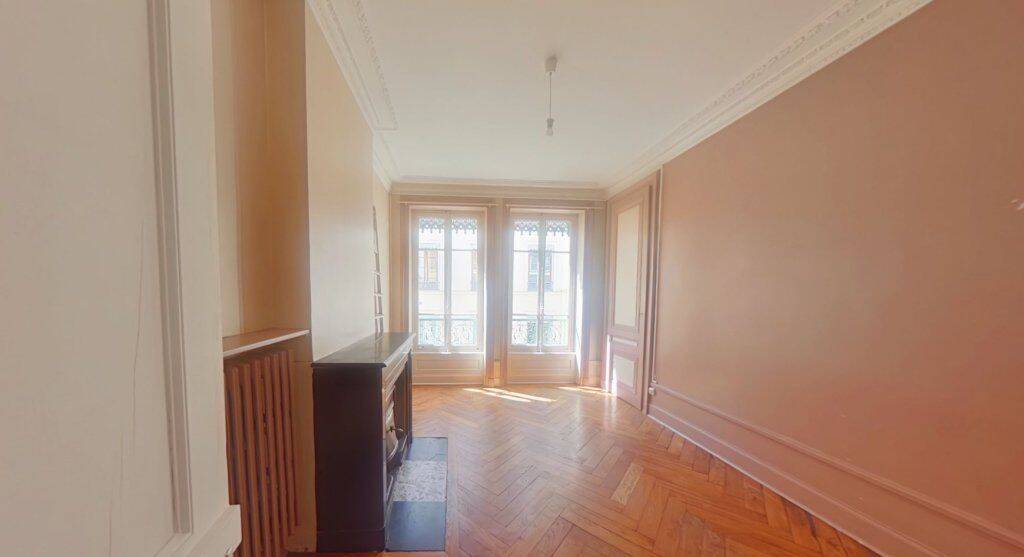 Appartement 2 pièces 64 m² · à Lyon 7ème Arrondissement · 64 m² · 915 €/mois