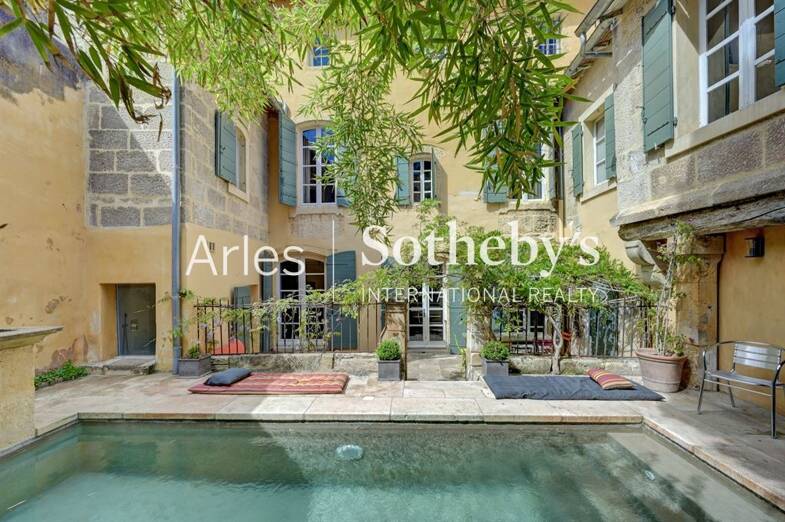 Hôtel particulier à vendre 998 000 € 13 pièces 7 chambres 425 m² 150 m² de terrain Centre Ville Nord Tarascon 13150