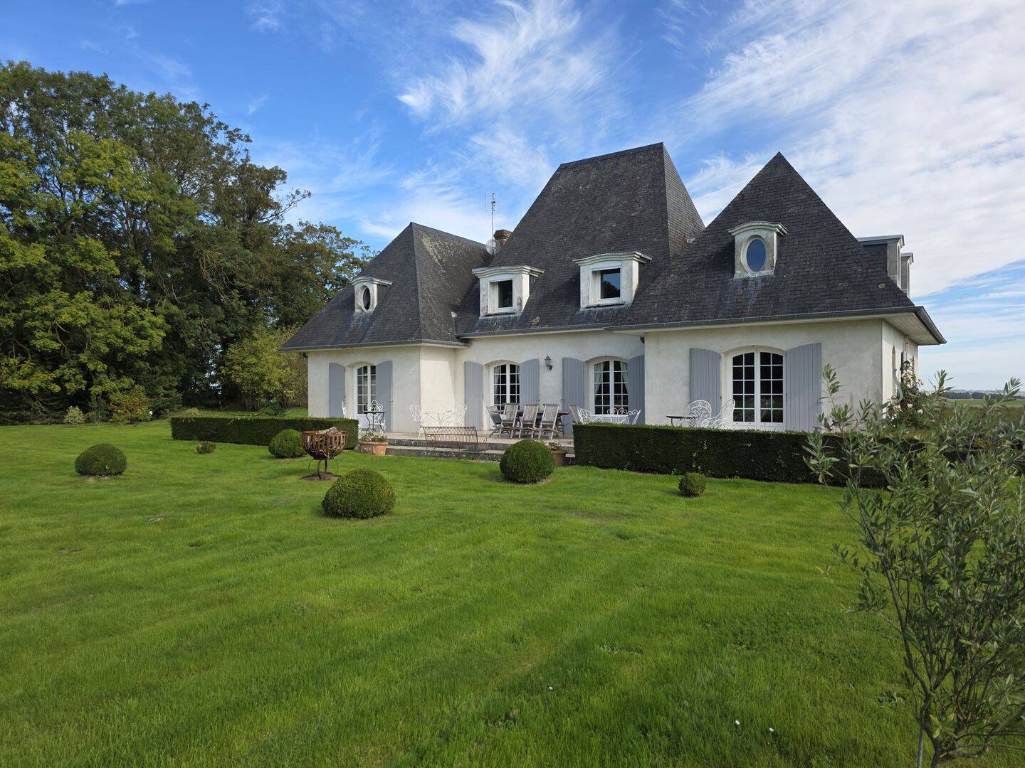 Maison 10 pièces 225 m² · à Bailly-en-Rivière · 225 m² · 549 000 €