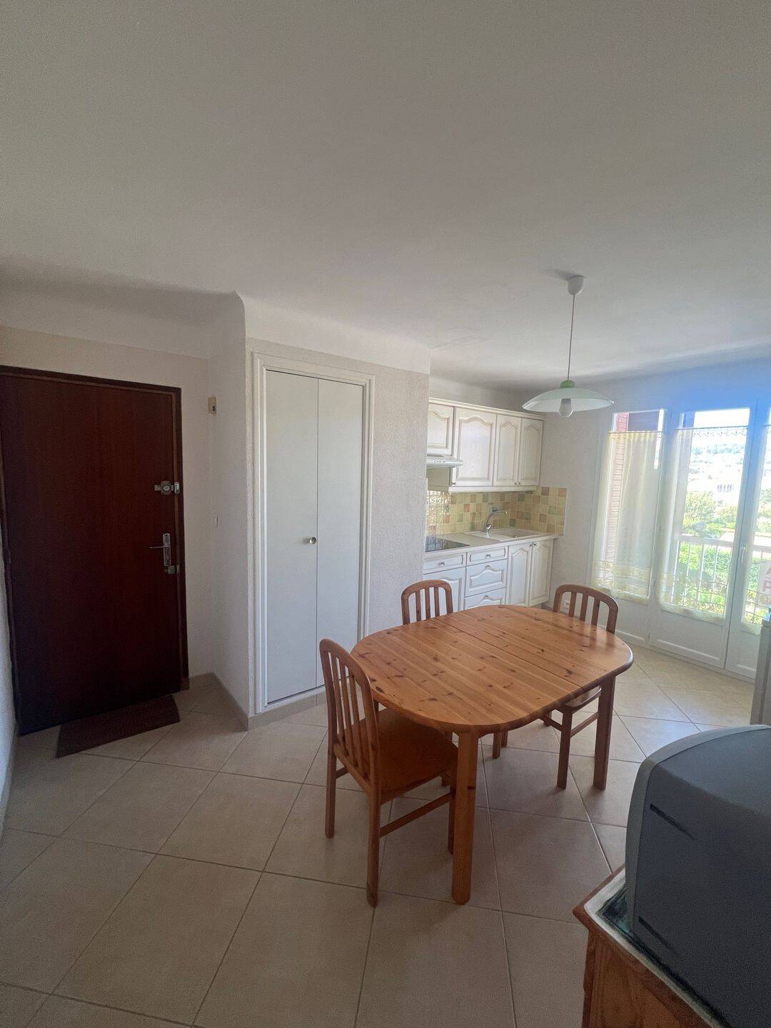 Appartement 2 pièces 27 m² · à Six-Fours-les-Plages · 27 m² · 750 €/mois