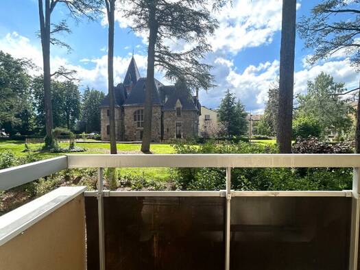 Appartement à louer 782 € 3 pièces 2 chambres 68 m² RDC Ouest Saint-Priest-en-Jarez 42270