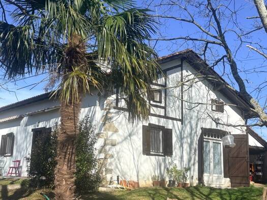 Maison à vendre 340 000 € 6 pièces 2 chambres 108 m² 24 426 m² de terrain Irissarry 64780