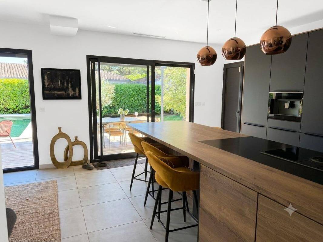 Maison 5 pièces 132 m² · à Arpaillargues-Et-Aureillac · 132 m² · 1 801 €
