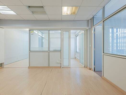 Espace bureau à vendre 475 000 € 150 m² de bureaux Les Pomarels Saint-Laurent-du-Var 06700