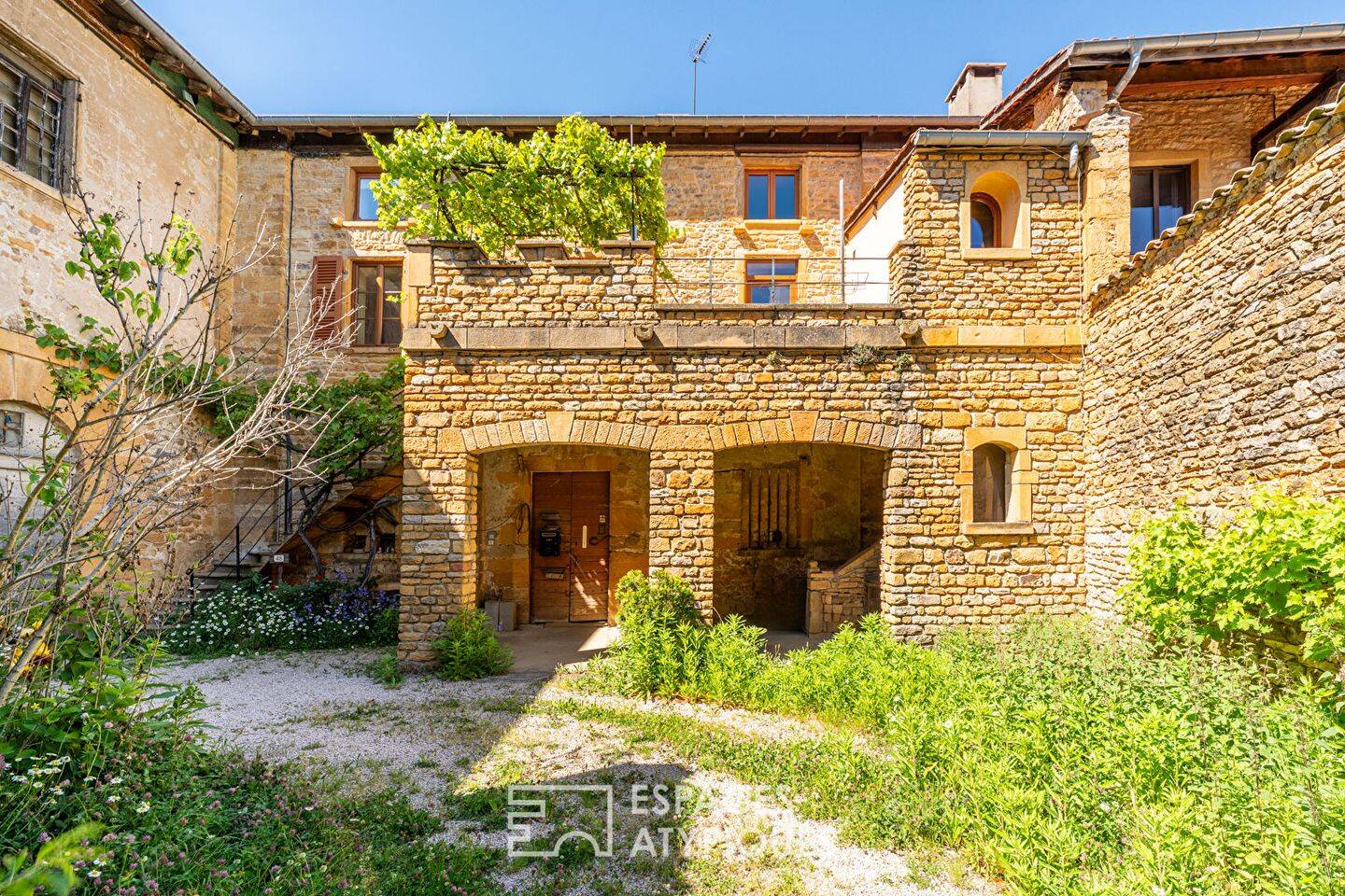 Maison 6 pièces 128 m² · à Val d'Oingt · 128 m² · 335 000 €