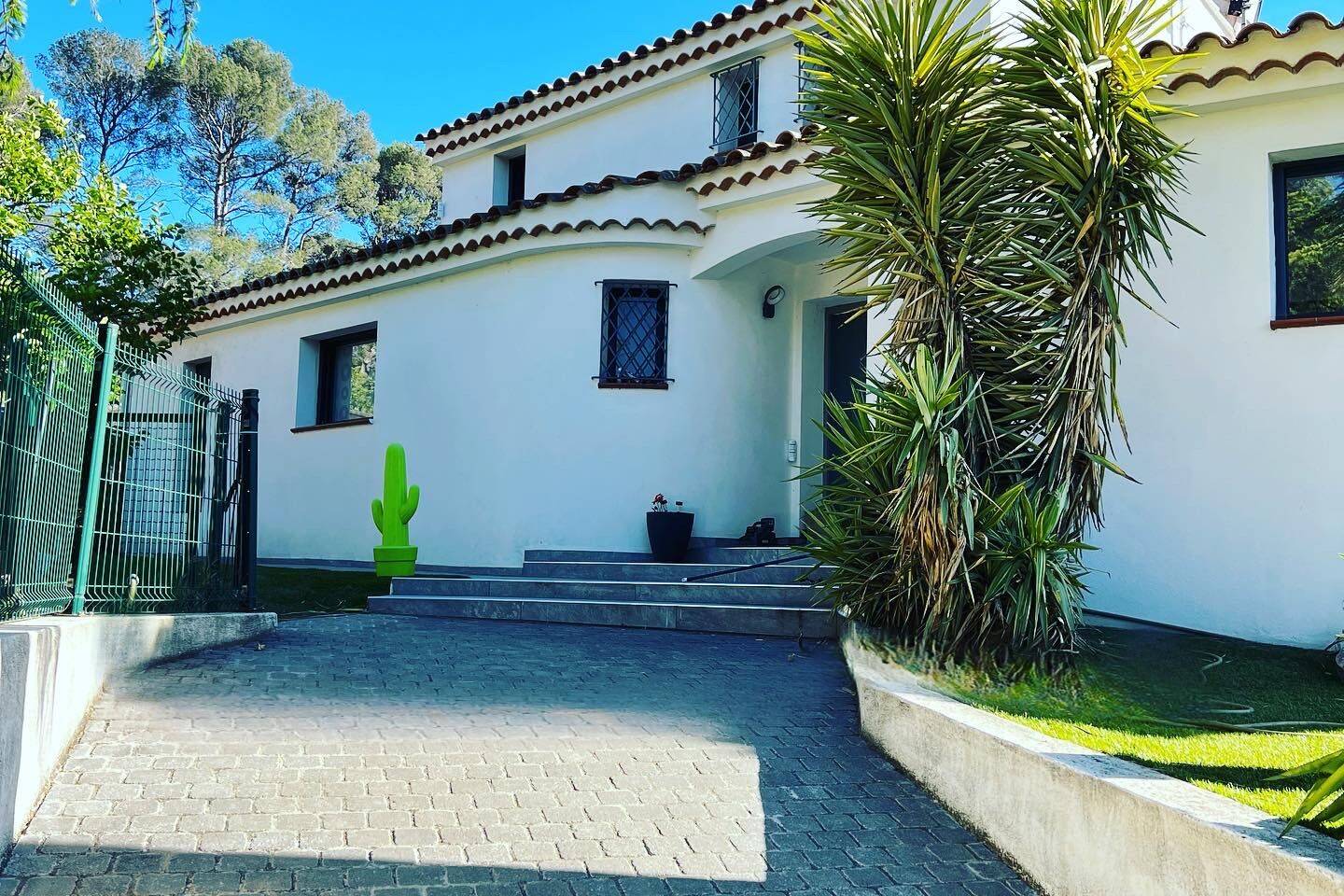 Maison 6 pièces 410 m² · à Sanary-sur-Mer · 410 m² · 2 150 000 €