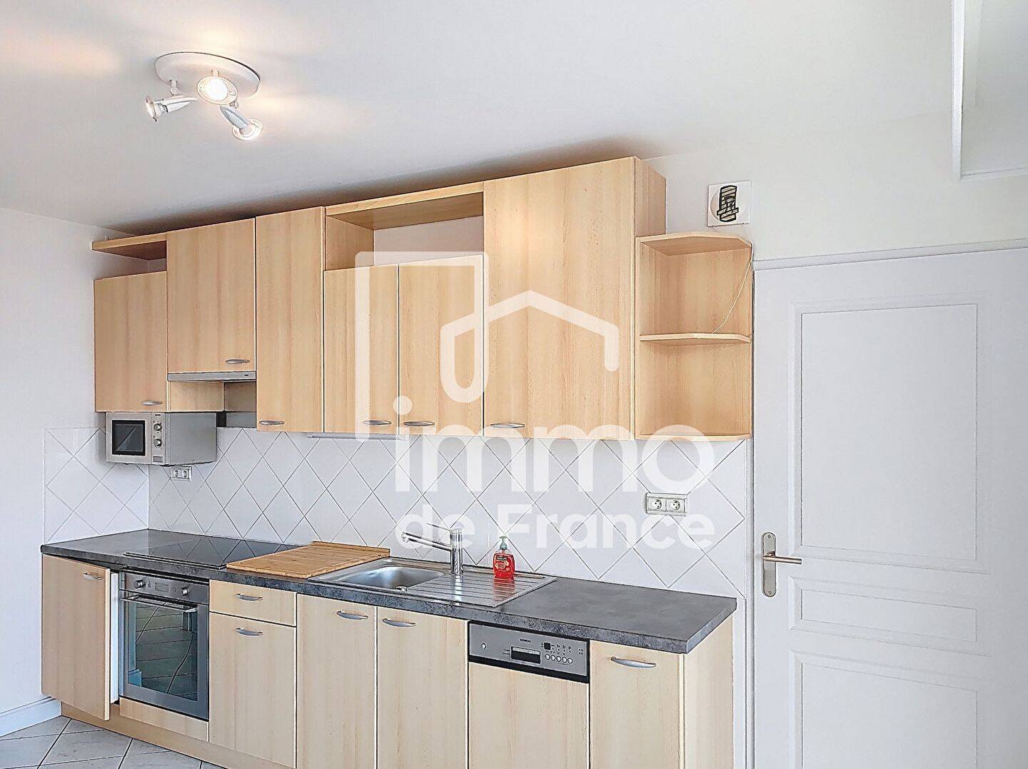 Appartement 3 pièces 111 m² · à Oyonnax · 111 m² · 930 €