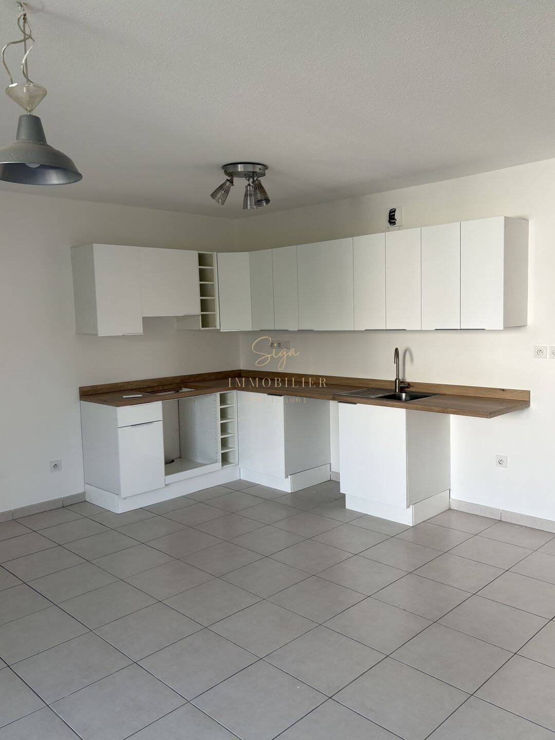 Appartement 4 pièces 77 m² · à Marseille 11ème Arrondissement · 77 m² · 1 150 €