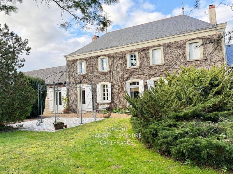 Maison 11 pièces 200 m² · à Étriché · 200 m² · 401 000 €