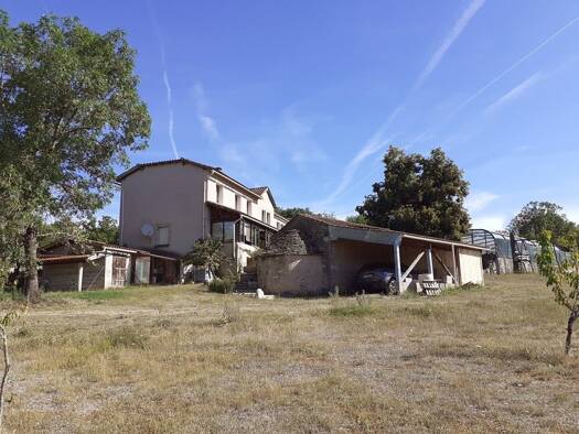 Ferme à vendre 350 000 € 16 pièces 7 chambres 178 m² 2 800 m² de terrain Limogne-en-Quercy 46260
