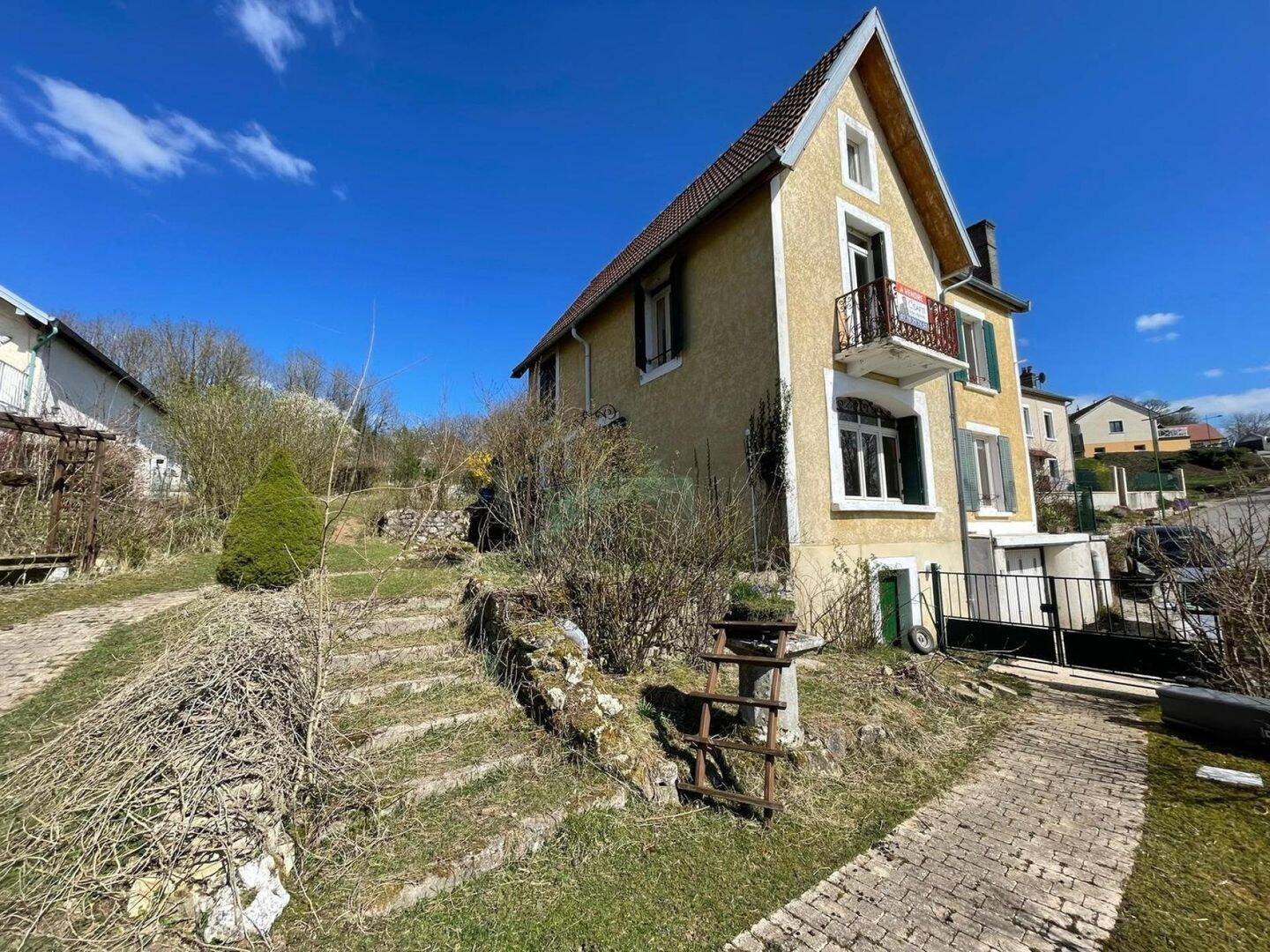 Maison 7 pièces 144 m² · à Bourbonne-les-Bains · 144 m² · 130 000 €