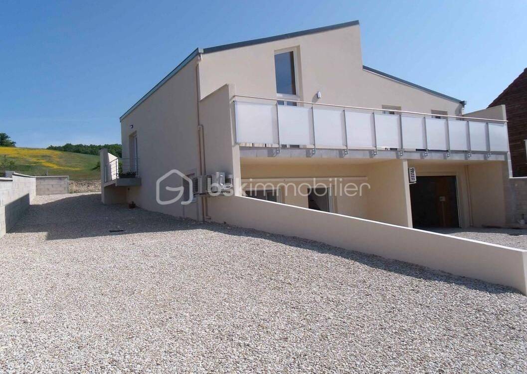 Maison 8 pièces 216 m² · à Nailly · 216 m² · 429 000 €
