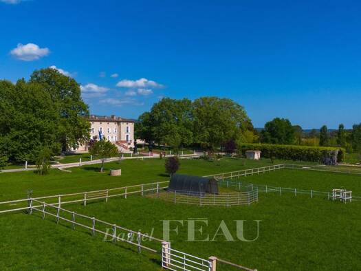 Maison à vendre 5 200 000 € 20 pièces 6 chambres 665 m² Fox-Amphoux 83670