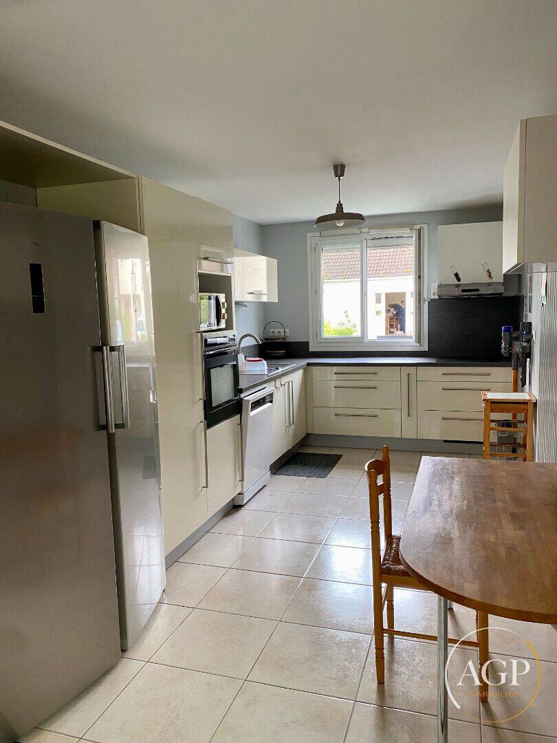 Maison 6 pièces 122 m² · à Saint-Pryvé-Saint-Mesmin · 122 m² · 1 251 €