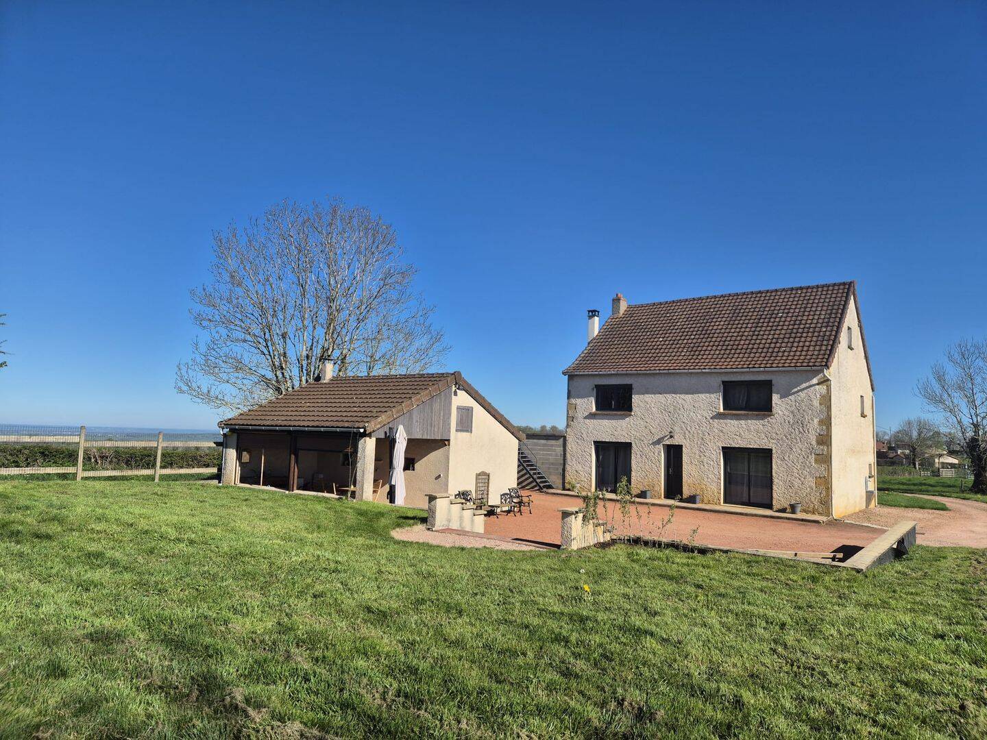 Maison 5 pièces 134 m² · à Saint-Christophe-en-Brionnais · 134 m² · 260 000 €