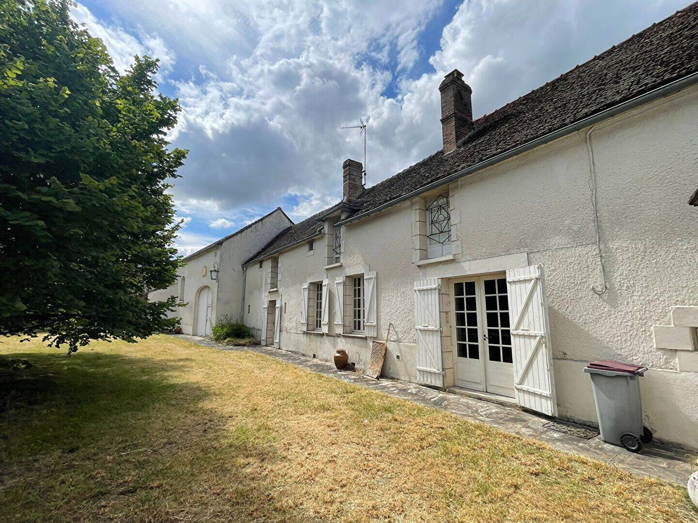 Maison 6 pièces 130 m² · à Champlost · 130 m² · 79 000 €