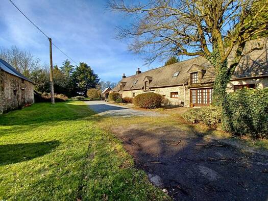 Maison à vendre 349 800 € 11 pièces 7 chambres 208 m² 15 037 m² de terrain Marzan 56130