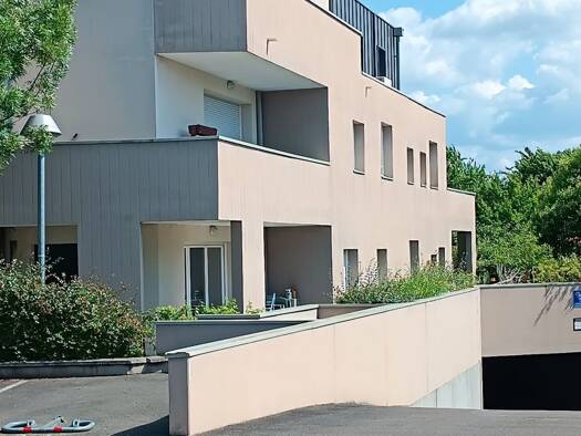 Appartement à vendre 349 400 € 3 pièces 2 chambres 69 m² Étage 1/3 Le Monteil-Paul Montagne Pessac 33600