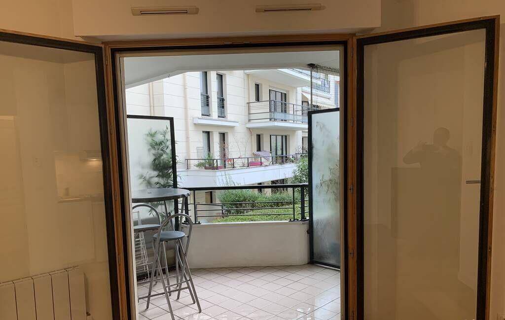 Appartement 1 pièce 25 m² · à Issy-les-Moulineaux · 25 m² · 1 090 €