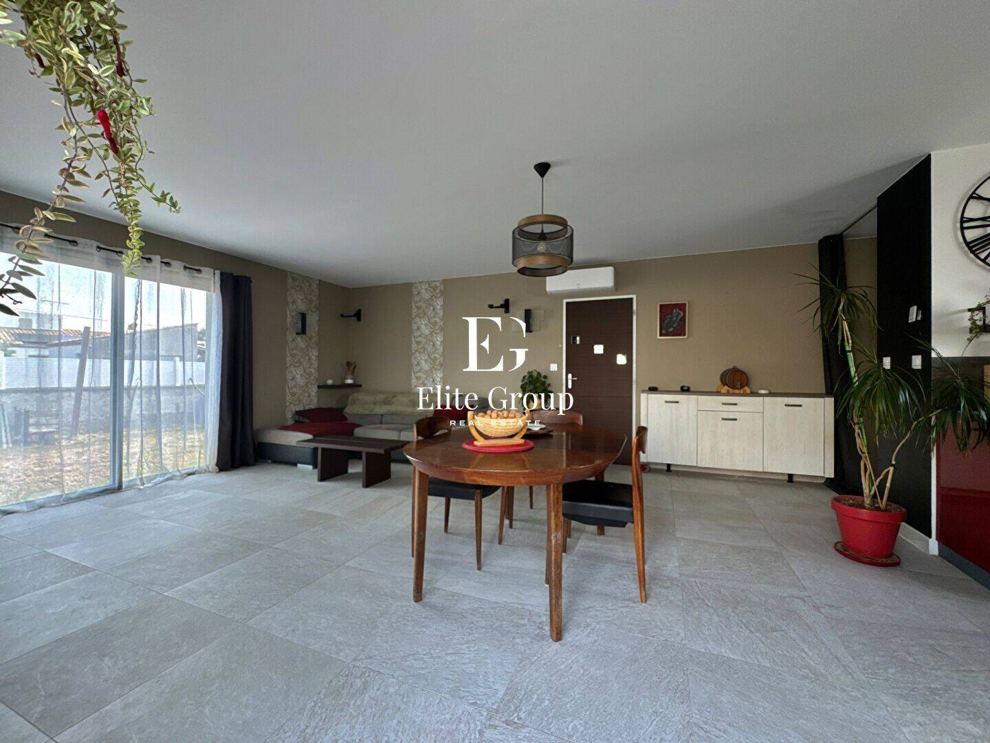 Maison 3 pièces 72 m² · à Échillais · 72,1 m² · 220 500 €
