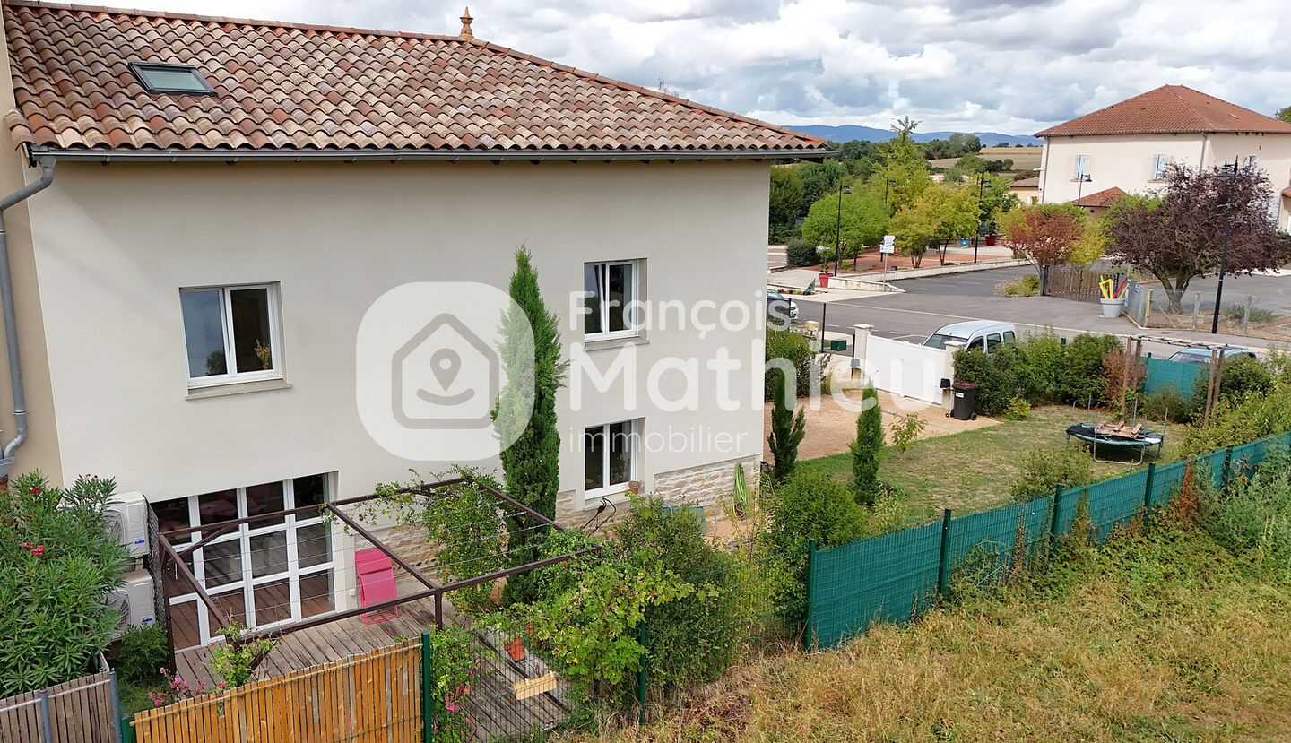Maison 5 pièces 197 m² · à Francheleins · 197 m² · 349 000 €