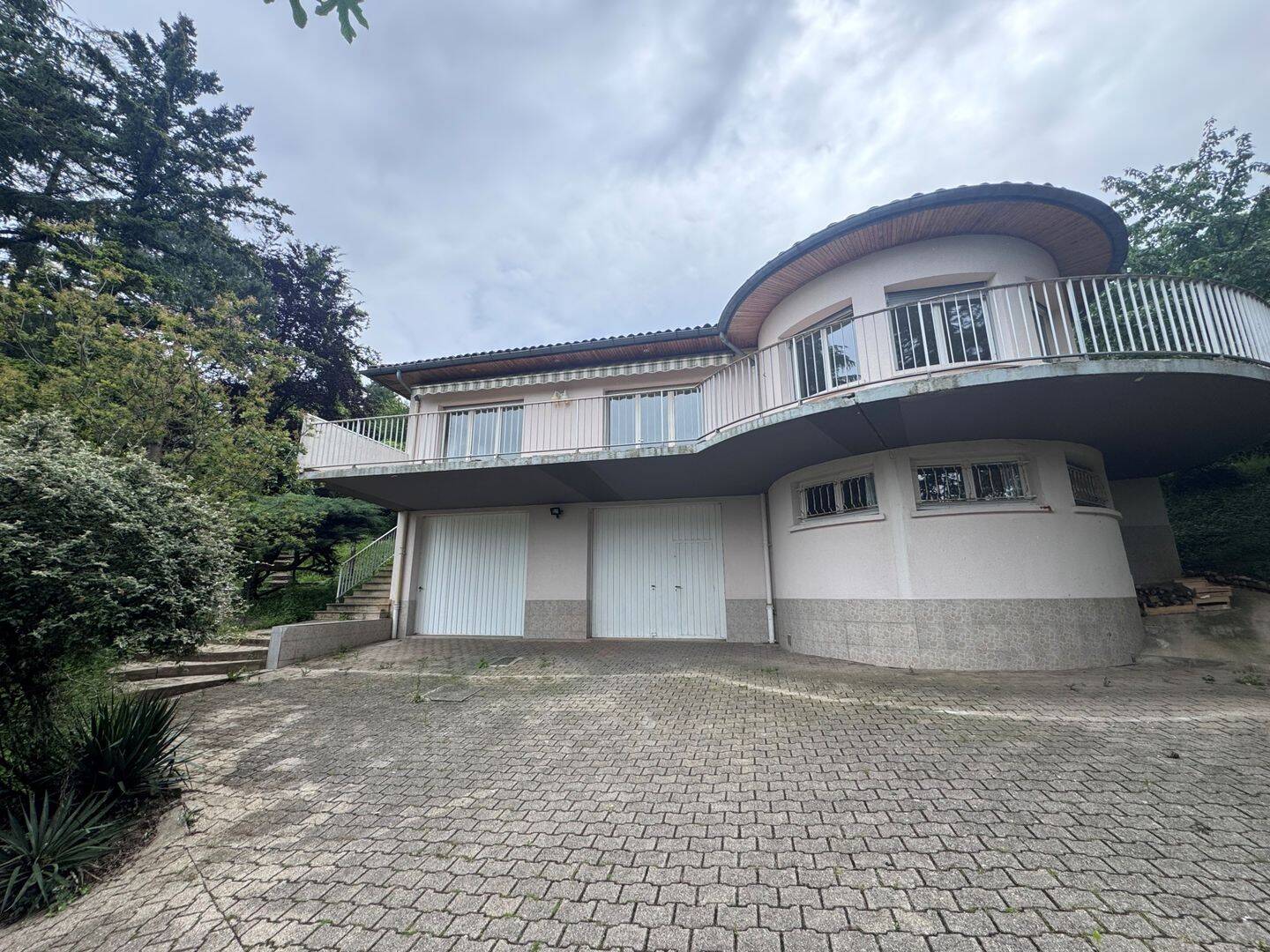 Maison 6 pièces 219 m² · à Saint-Didier-au-Mont-d'Or · 219 m² · 2 050 €/mois