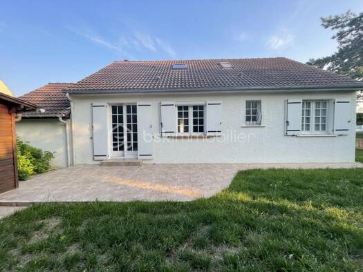Maison à vendre 259 000 € 5 pièces 4 chambres 99 m² 422 m² de terrain Centre Sud Saint-Pierre-lès-Nemours 77140