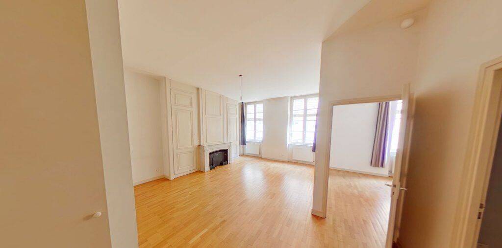 Appartement 2 pièces 59 m² · à Lyon 2ème Arrondissement · 59 m² · 990 €/mois