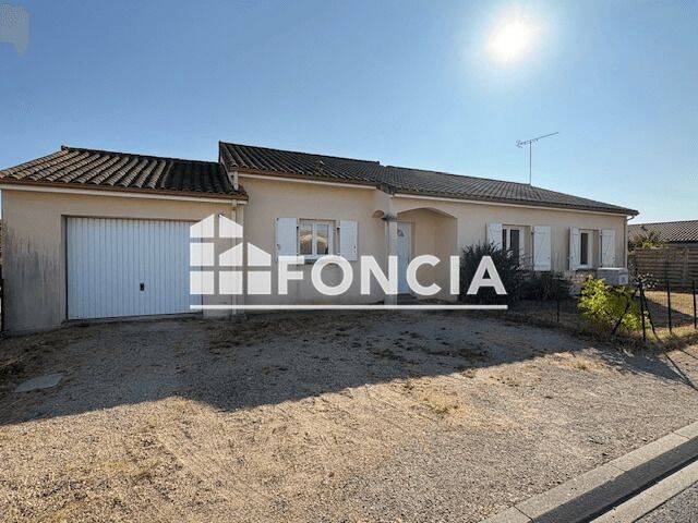 Maison 4 pièces 101 m² · à Naintré · 100,9 m² · 650 €