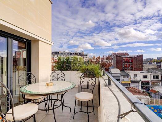 Appartement à vendre 890 000 € 5 pièces 3 chambres 96 m² Étage 4/5 Rosiers-Les Puces Saint-Ouen-sur-Seine 93400